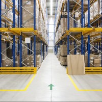 Ova slika ima prazan alt atribut ; naziv datoteke je Industries-logistics-warehouse.jpg